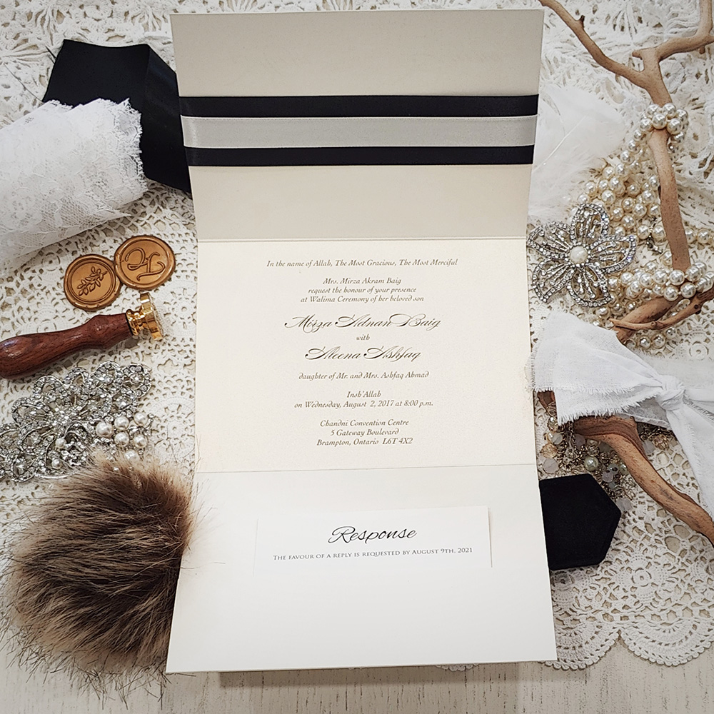 Invitation 3511: White Gold, Black Ribbon, Antique Ribbon, Brooch/Buckle X - Pocketfolder wedding invitation with 2 ribbon stripes in black and antique and a rhinestone brooch.