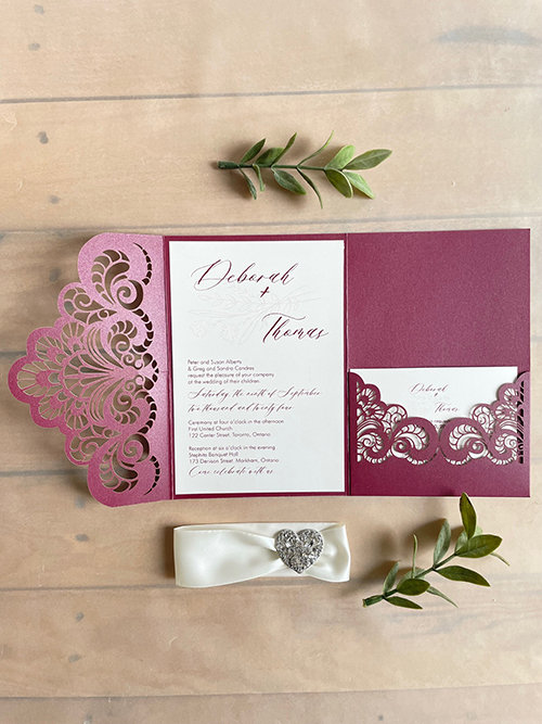 Invitation lc157: Burgundy Shimmer, Antique Ribbon, Brooch/Buckle U