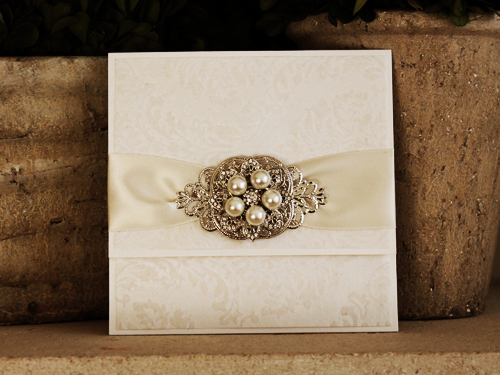 Invitation 1018: Antique Pearl, Cream Smooth, Antique Ribbon, Brooch/Buckle T, Metal Filigree F4 - Silver